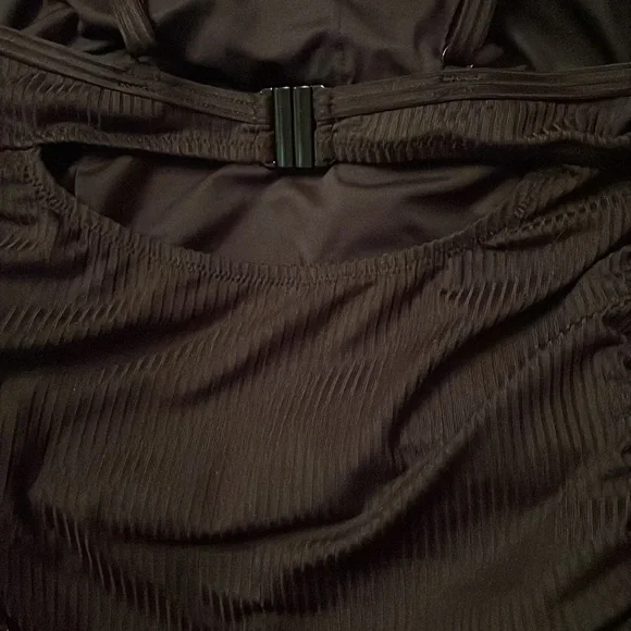 Soft Ribbed Ruched Sides Swimsuit - Picture 8 of 8